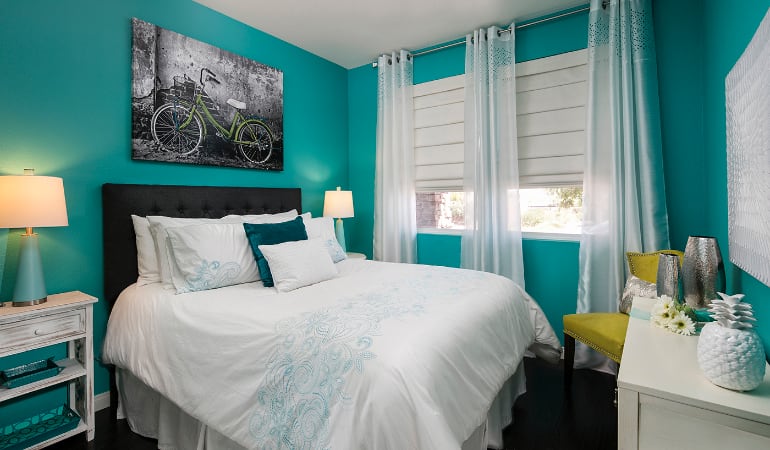 Roman shades in a Sacramento bedroom